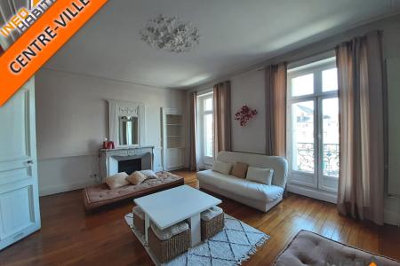 Louer Appartement 6 pièces 161 m²