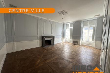 Louer Appartement 5 pièces 159 m²